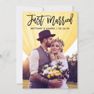 Anúncio Casamento de Fotos com Script de Pincel Moderno do