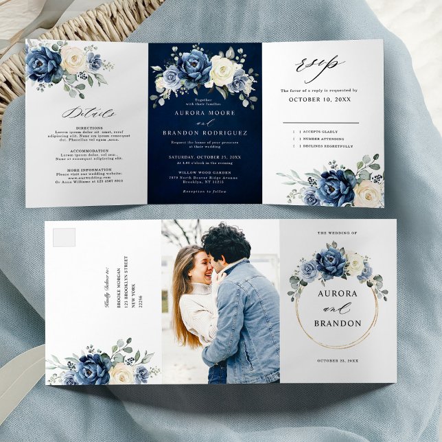 Anúncio Com Dobra Tripla Azul Poento Naval Champanhe Marfim Floral Tri-Fold (Dusty Blue Navy Champagne Ivory Floral Tri-Fold wedding invitation | Announcement )