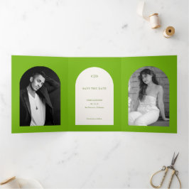 Anúncio Com Dobra Tripla Foto do Arco Verde Vibrante Casamento Salve a Data