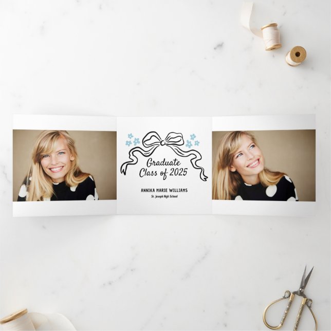 Anúncio Com Dobra Tripla Multifotografia do Formando 2025 (Dentro)