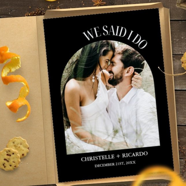 Anúncio de Casamento às Escuras Preto e Branco Ele (Criador carregado)