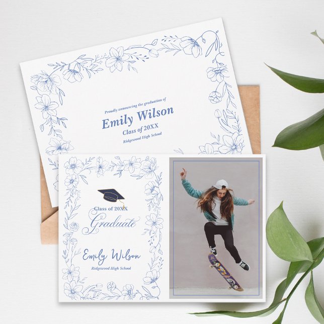Anúncio de Conclusão de Curso com Foto Floral Azul (Class of 2026 Blue Floral Photo Graduation Announcement Flat Card)