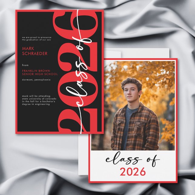 Anúncio de Conclusão de Curso com Tipografia Verme (Modern Red Typography Graduation Announcement)