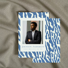 Anúncio de formatura com padrão abstrato moderno