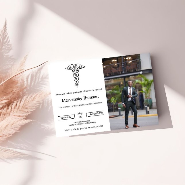 Anúncio de formatura em fotografia moderna da medi (Criador carregado)