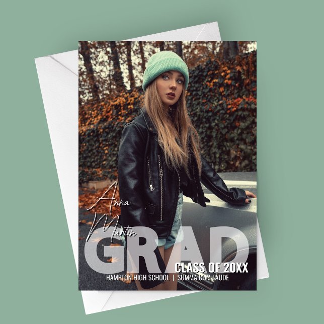 Anúncio de Formatura Estilo Revista Moderna (Modern Magazine Styled Graduation Announcement Card)