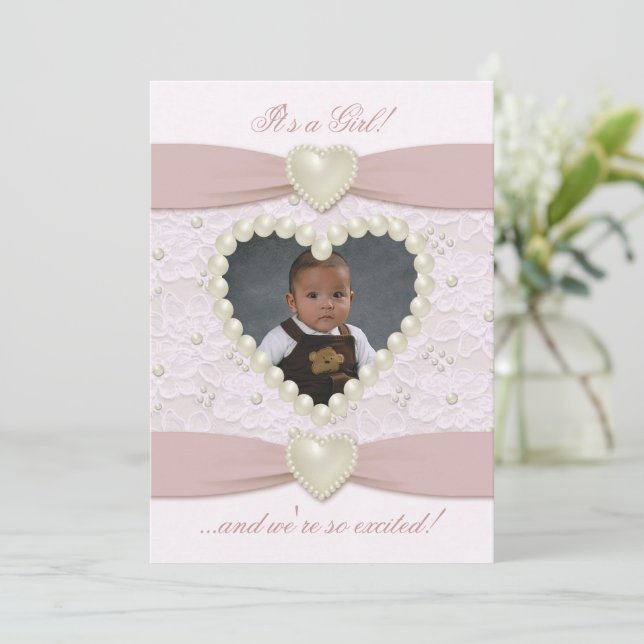 Anúncio de Foto de Bebê com Renda Rosa Pastel e Pé (Em pé/Frente)