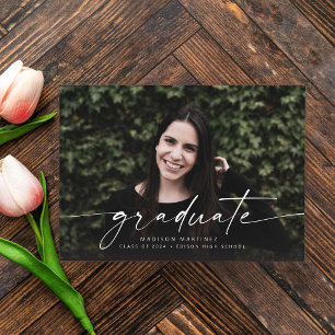 Anúncio de Foto de Formatura em Script de Graduado