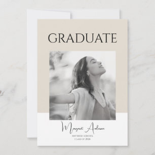 Anúncio de Graduação Branco e Marrom Minimalista M