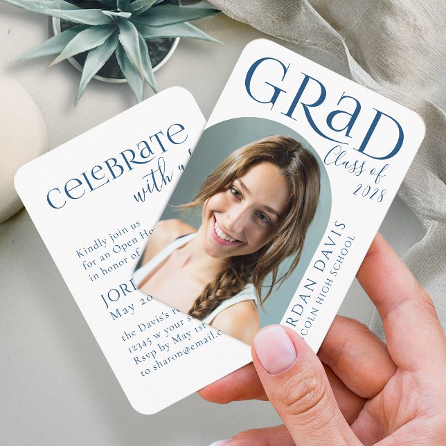 Anúncio de Graduação com Foto de Arquitetura Moder (Blue Modern Arch Photo Graduation Announcement)