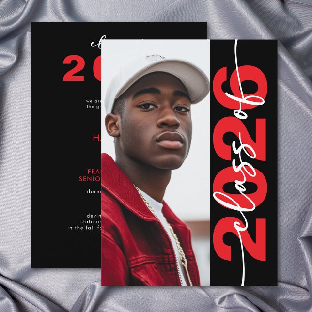 Anúncio de Graduação com Tipografia Vermelha Moder (Modern Bold Red Typography Grad Announcement)
