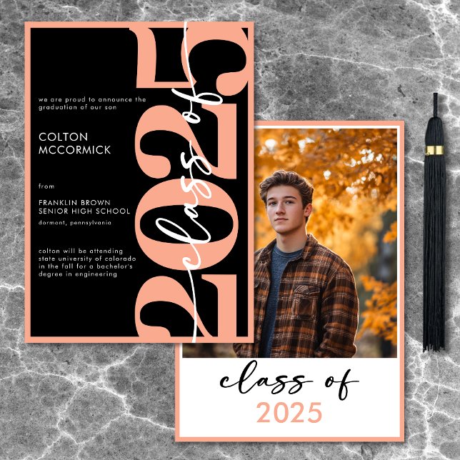 Anúncio de Graduação da Tipografia de Pêssego Mode (Modern Peach Typography Graduation Announcement)