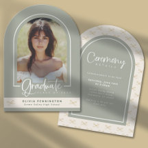 Anúncio de Graduação de Foto em Verde Girly Sage