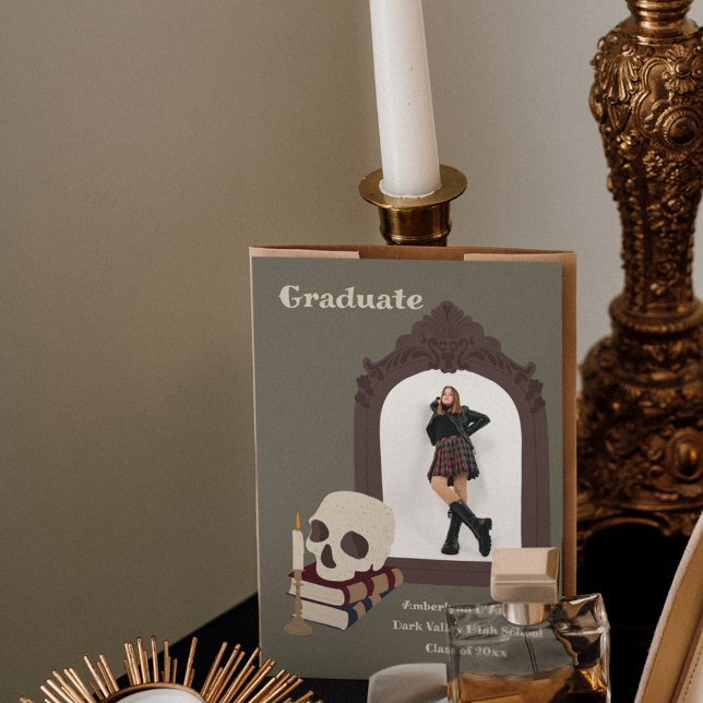 Anúncio de Graduação de Foto na Academia Dark (Criador carregado)