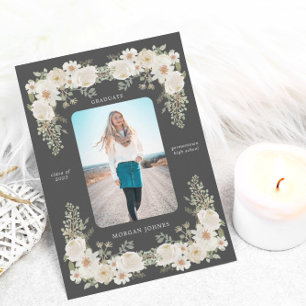 Anúncio de graduação de foto na fronteira floral d