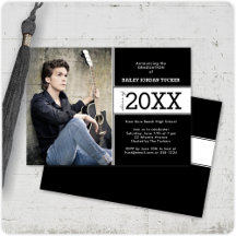 Anúncio de Graduação de Fotos em Branco e Preto