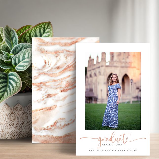 Anúncio de Graduação de Mármores Dourada Rosa de O (Budget Rose Gold Marble Graduation Announcement Cards)
