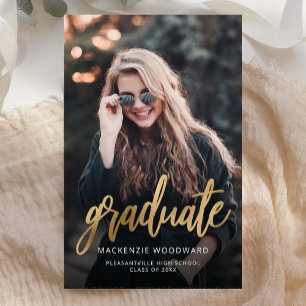 Anúncio de Graduação de Script Dourado de Foto Orç