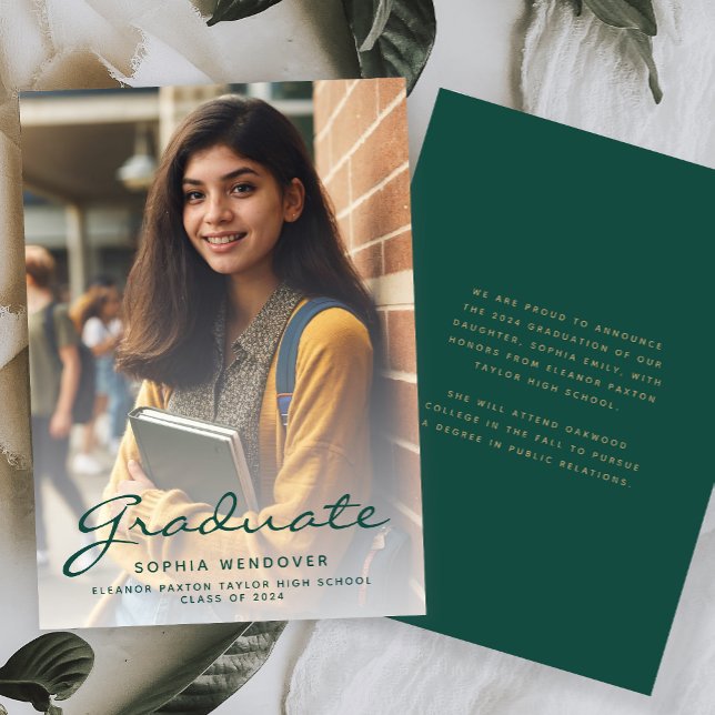 Anúncio de Graduação Dourada Verde em Foto 2024 (Criador carregado)