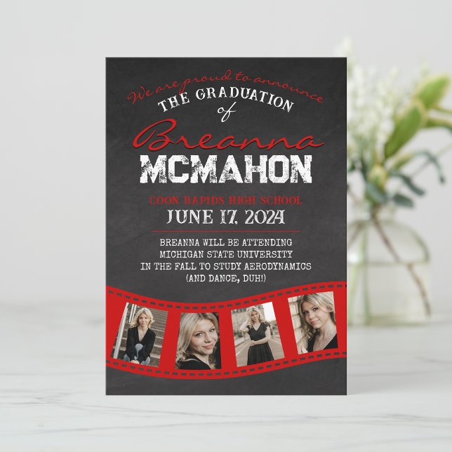 Anúncio de Graduação em Chalkboard em Fita Vermelh (Red & Black Chalkboard Graduation Announcements)