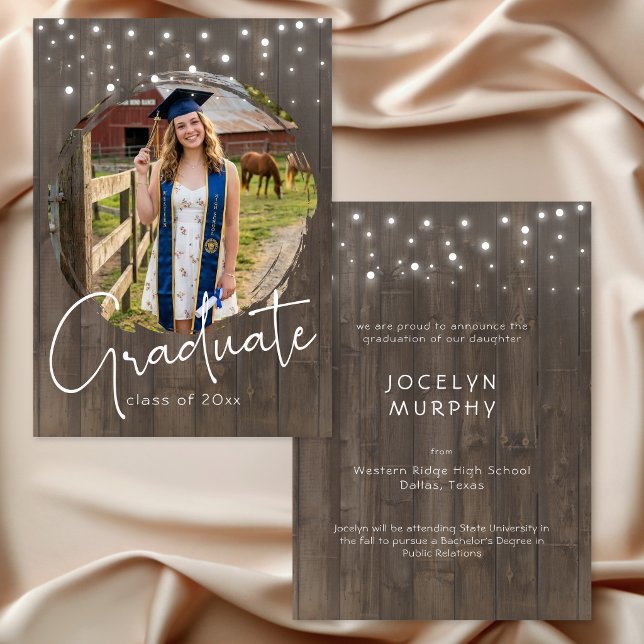Anúncio de Graduação em Madeira de Celeiro Rústico (Rustic Barn Wood Photo Graduation Announcement)