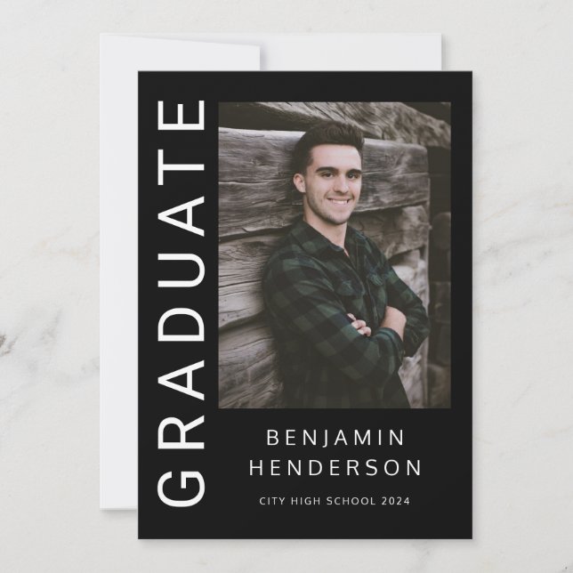 Anúncio de Graduação em Preto e Branco Moderno (Frente)