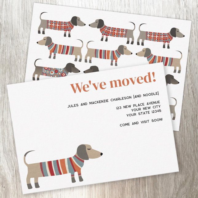 Anúncio de Mudança do Cão Dachsund Divertido (Adorable Dachshund wiener sausage dog personalized custom text new home moving announcement)