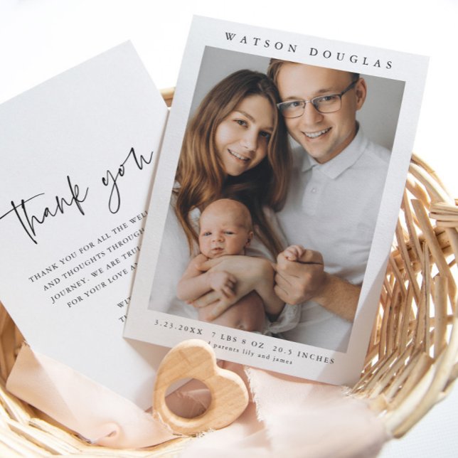 Anúncio de Nascimento de Bebê Recém-Nascido Simple (Simple minimalist newborn baby photo thank you card.)