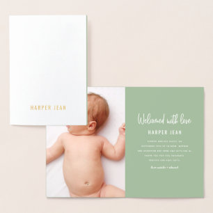 Anúncio de nascimento de uma menina desenhada à mã