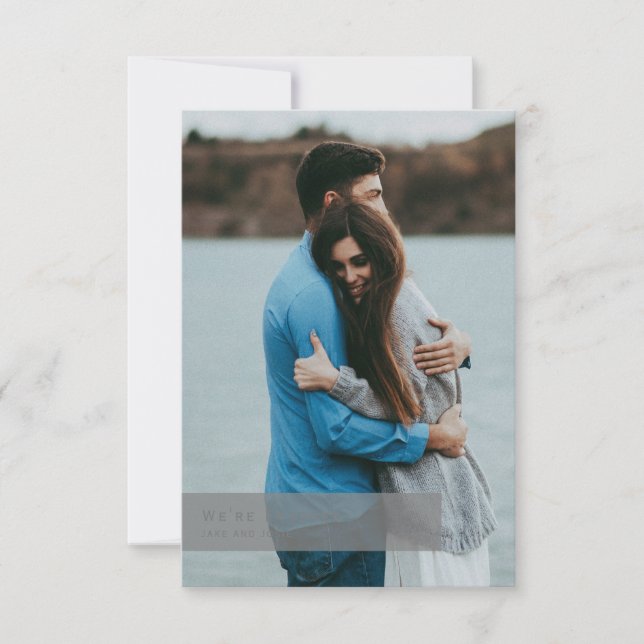 Anúncio de Noivado Moderno de Momento Cerejado (Frente)