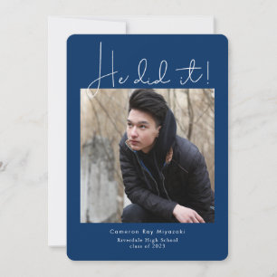 Anúncio Ele Fez Uma Foto De Graduação Moderna