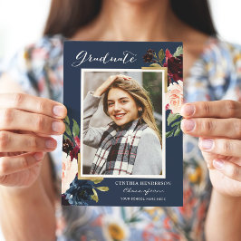 Anúncio Elegante Burgundy e Graduação de Fotos de Formando