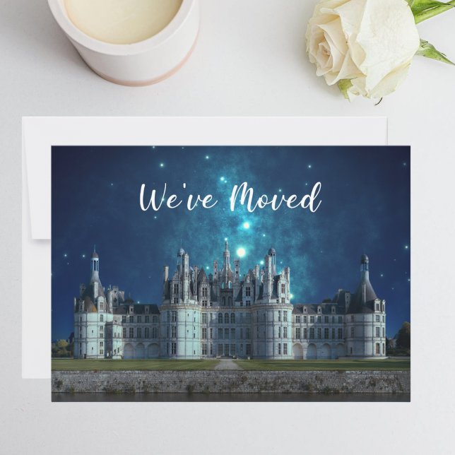 Anúncio Elegante Mudamos Novo Castelo de Casa à Noite (Criador carregado)