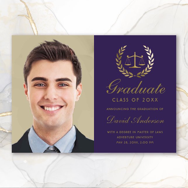 Anúncio Escalas Douradas da Lei da Justiça para Formatação (Gold Scales of Justice Law Purple Photo Graduation Announcement)