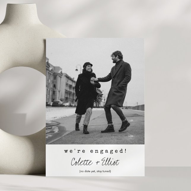 Anúncio Estamos Engajados Duas Fotos Simples Elegante Chic (Criador carregado)