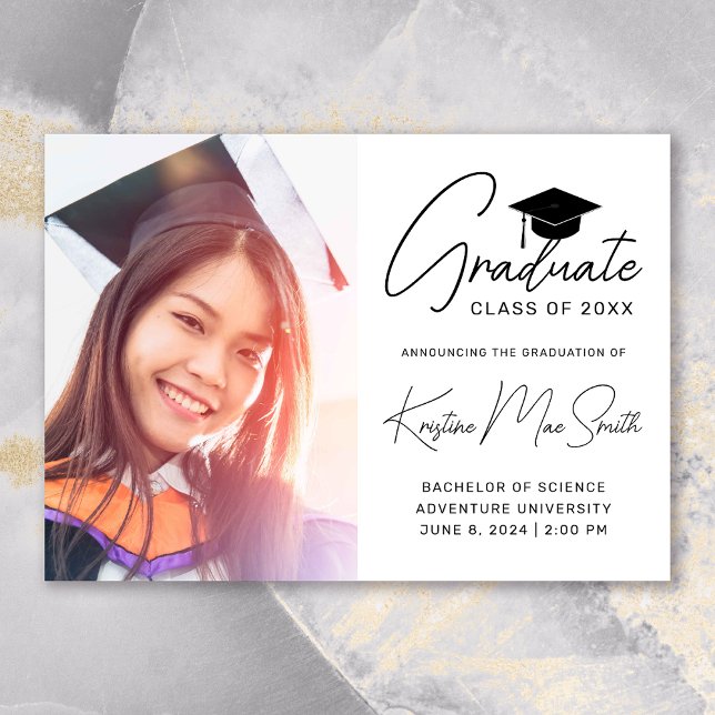 Anúncio Formandos de Fotografia de Script Preto Branco Mod (Modern White Black Script Photo College Graduation Announcement)