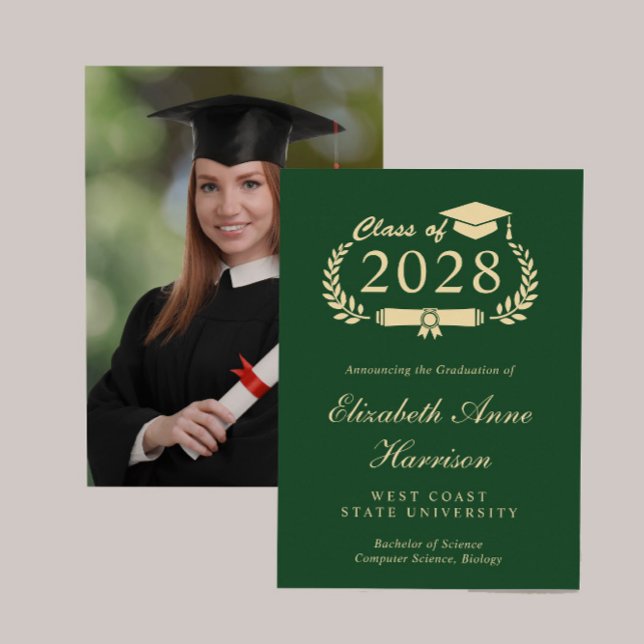 Anúncio Formandos de Fotografias Douradas Verde de Script  (An elegant college graduation announcement to celebrate the graduate's achievements)