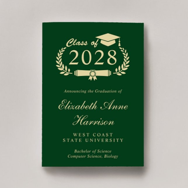 Anúncio Formandos Dourado Verde Elegante (An elegant college graduation announcement to celebrate the graduate's achievements)