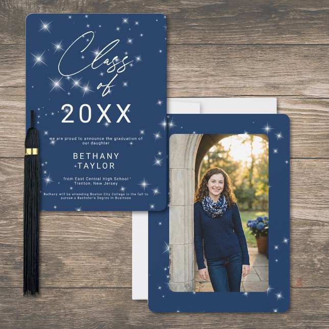 Anúncio Formatura Brilho Azul Marinho & Branco Moderno (Modern Navy Blue & White Sparkle Graduation Announcement)
