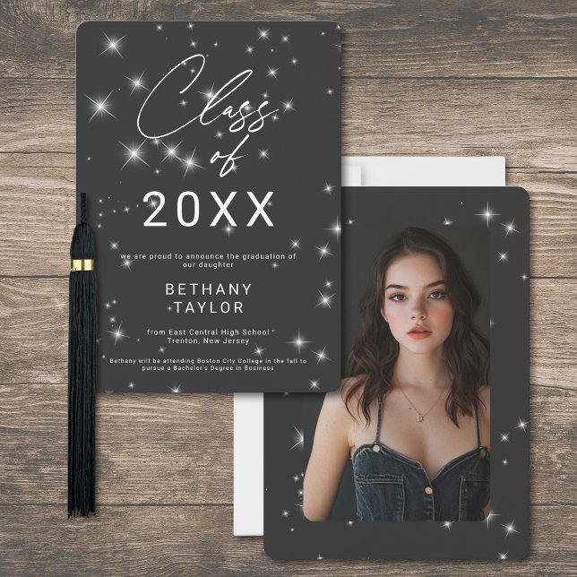 Anúncio Formatura Brilho Preto e Branco Moderno (Modern Charcoal Black & White Sparkle Graduation Announcement)