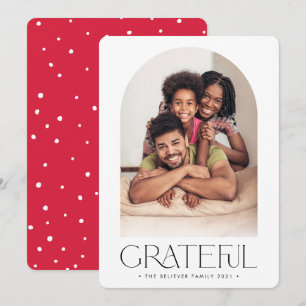 Anúncio FOTO DA FAMÍLIA 2026 minimalista arco GRATO vermel
