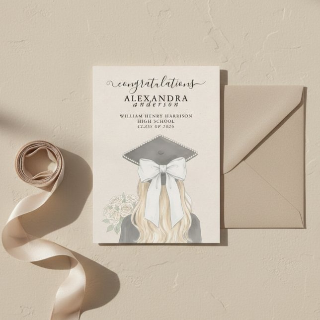 Anúncio Foto de Arco de Formatura com Caligrafia Caprichos (Whimsical Calligraphy Graduation Bow Photo Announcement)