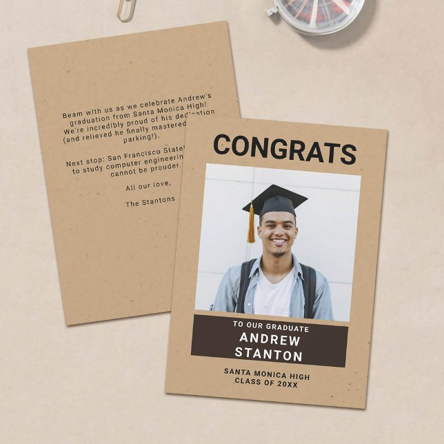 Anúncio Foto de Formatação de Meninos Simples Modernos em  (rustic craft graduation photo announcement template card)