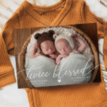 Anúncio Foto de Gêmeos Duplamente Abençoados no Nascimento<br><div class="desc">Cartão de anúncio de nascimento simples e minimalista com tipografia escrita à mão que diz "duplamente abençoado". Este é um cartão de anúncio de nascimento para gêmeos! Adicione suas fotos,  estatísticas de nascimento e uma mensagem!</div>