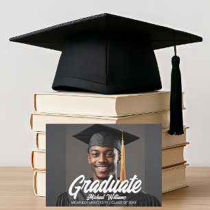 Anúncio Foto de Graduação com Letra Negrito de Conclusão