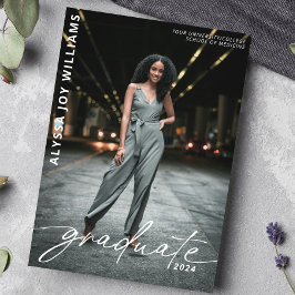 Anúncio Foto de Graduado Universitário com Letra Minimalis