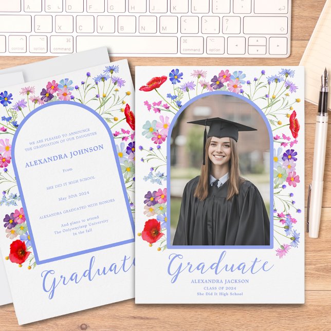 Anúncio Foto do Formando de Arco de Na moda de Flor Selvag (Modern wildflower arch grad photo high school graduation announcement card colorful boho floral)