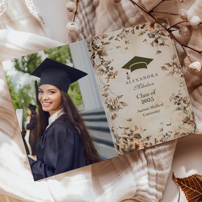 Anúncio Foto Rustic Vintage Wildflower Graduação (Criador carregado)