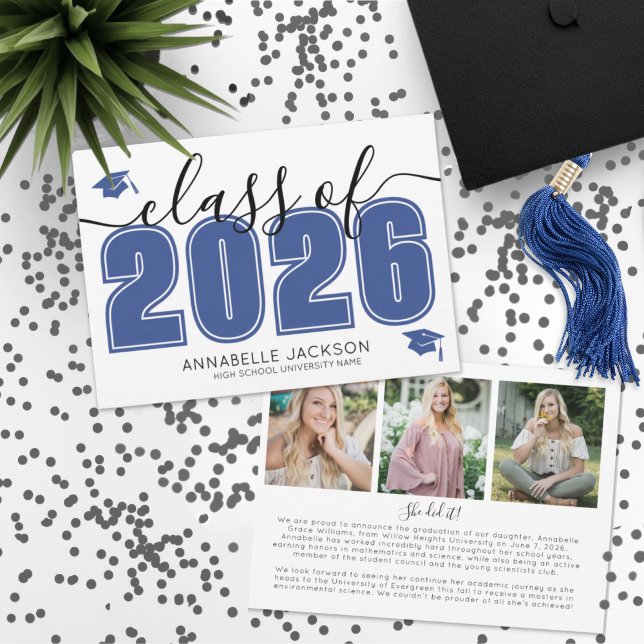 Anúncio Graduação Azul de Foto com Formando de Script Simp (Simple Script Graduate Photo Blue Graduation Announcement )