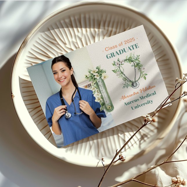 Anúncio Graduação da Escola de Enfermagem de Foto Verde Bo (Criador carregado)